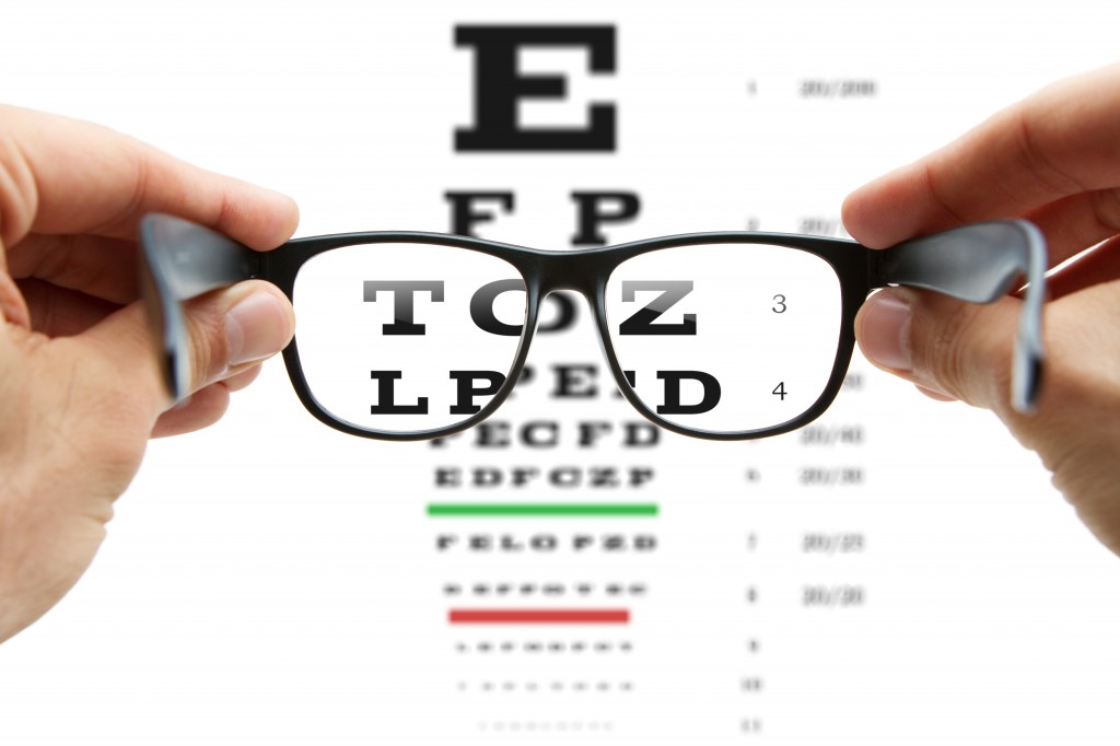 Low Vision Evaluation Low Vision Specialists